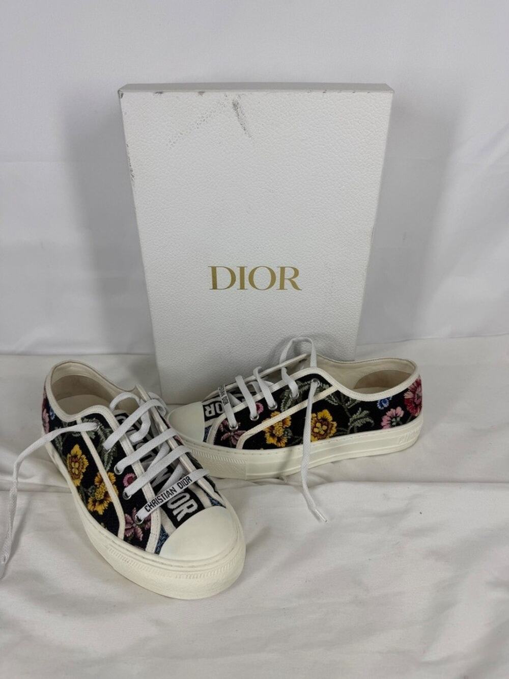 Dior Walk'n'Dior Floral Embroidery Design Size 39 US Size 9 SPBJKI 369880
